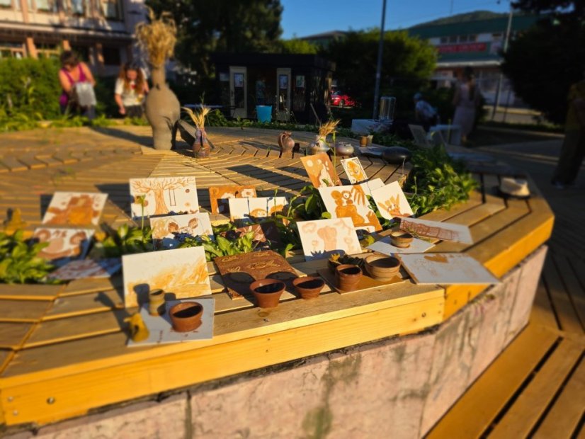 50703-Műhely Művészeti Park Revúca, Agyagozunk, 2025.07.03.