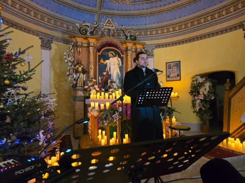 51130-Adventný koncert hudby a slova "Láska nesie svetlo" - Rakovnica