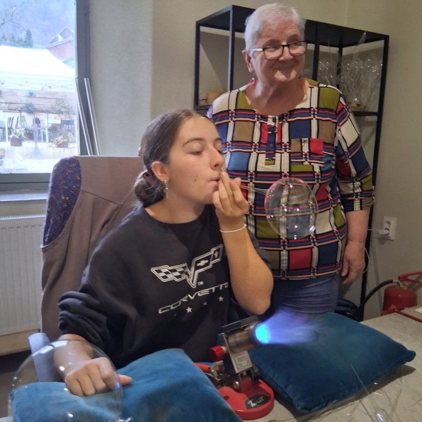 51108-WORKSHOP FÚKANIA, STRIEBRENIA ÉS MAĽOVANIA KARÁCSONYI DÍSZEK