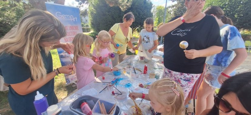 50724-ART PARK, üvegfestés, Revúca, 2025.07.24.