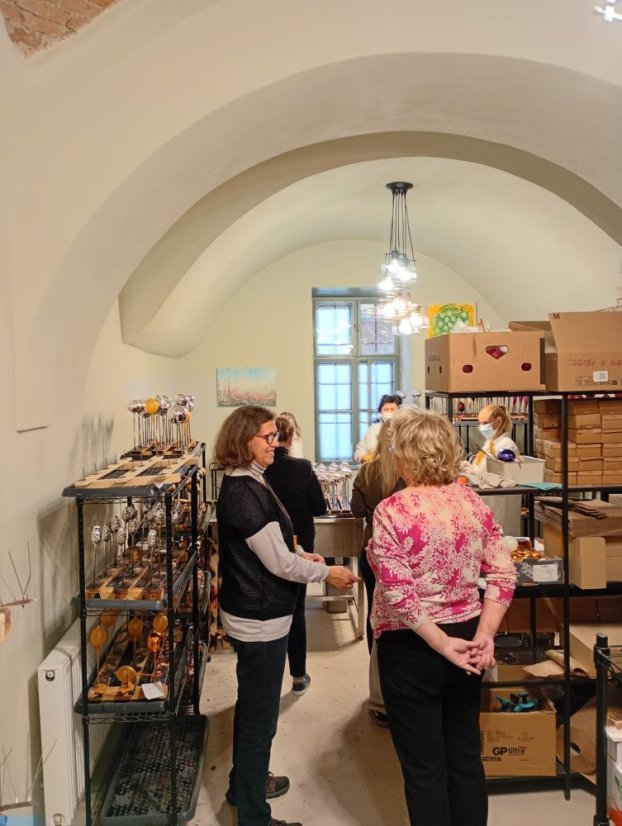 51108-WORKSHOP FÚKANIA, STRIEBRENIA ÉS MAĽOVANIA KARÁCSONYI DÍSZEK