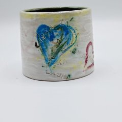 Keramický pohár s motívom srdca