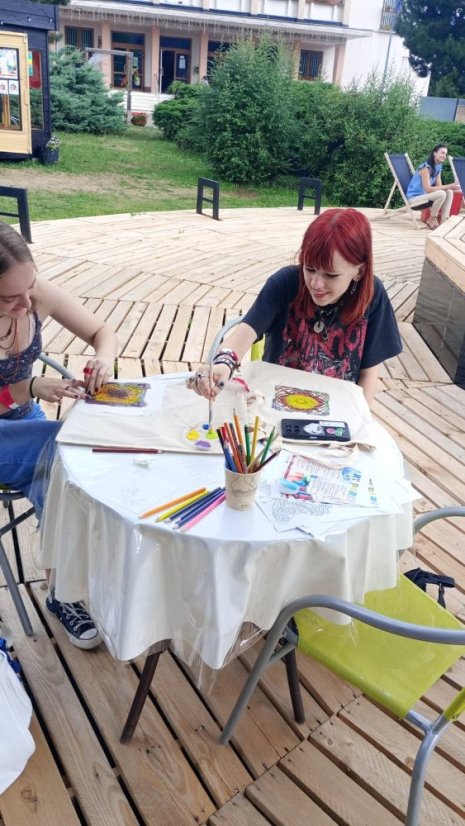 50720-Art Park, Textilfestés, Revúca, 2025.07.20.