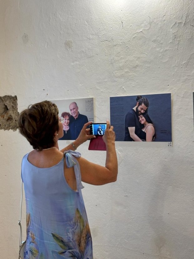 50802-Vernisage a kiállításhoz "Ami összeköt minket" beszélgetésekkel, 2.8.25, Štítnik