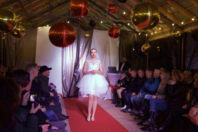 51213-Kivételes divatbemutató a Gemer karácsonyi vásárban - Štítnik