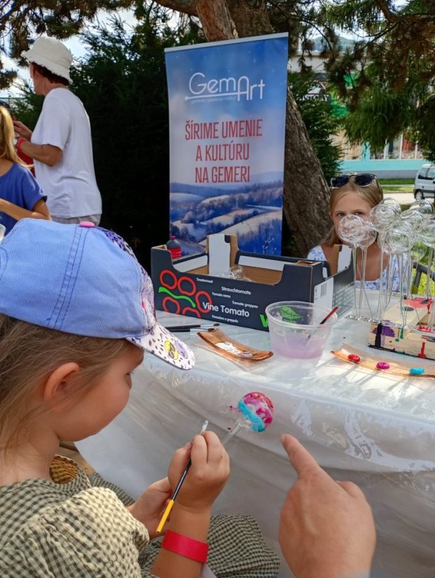 50724-ART PARK, üvegfestés, Revúca, 2025.07.24.