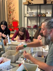 51122-WORKSHOP FÚKANIA, STRIEBRENIA A MAĽOVANIA VIANOČNÝCH OZDÔB