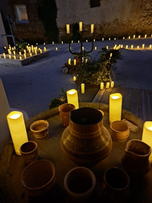 50926-Gitarrenquartett "Vibrans" im Kerzenlicht in Štítnik