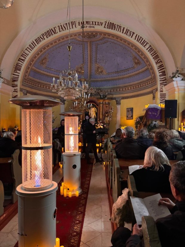 51130-Adventný koncert hudby a slova "Láska nesie svetlo" - Rakovnica
