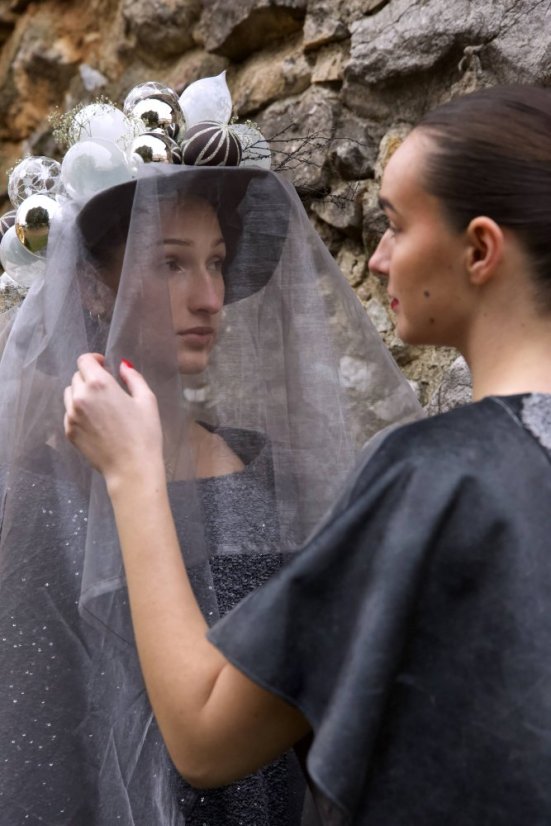 51213-Kivételes divatbemutató a Gemer karácsonyi vásárban - Štítnik