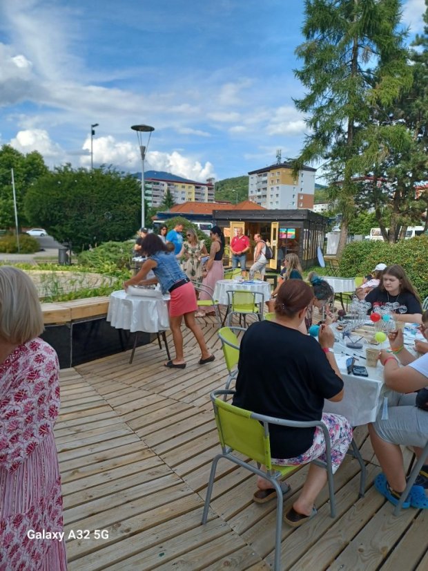 50724-ART PARK, üvegfestés, Revúca, 2025.07.24.