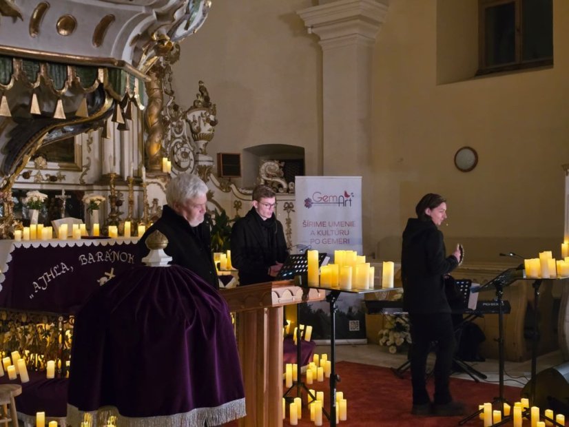 51207-Adventi koncert zene és szó "A szerelem hozza a fényt" - Revúca