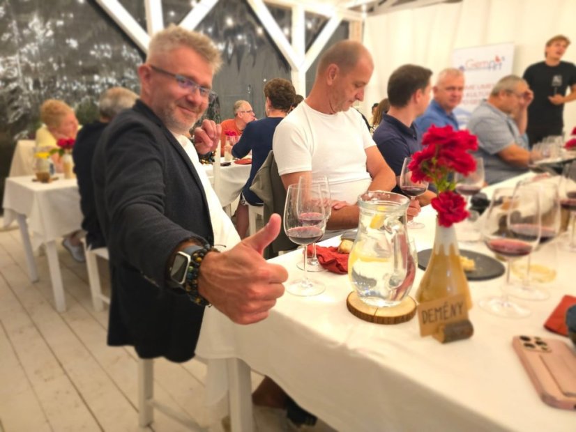 50719-Vernisáž kurzu dospelých s degustáciou vín, 19.7.2025