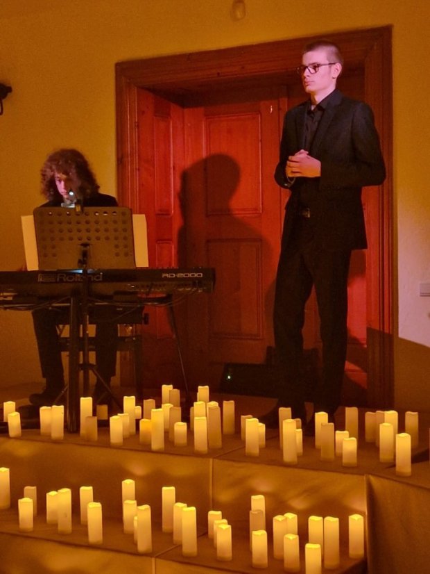 50316-Koncert w blasku świec, Król, 16.3.2025