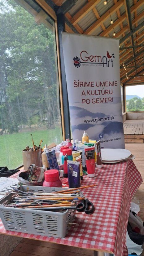 50617-Középiskola Rožňava a Hrade-ban, 17.6.25