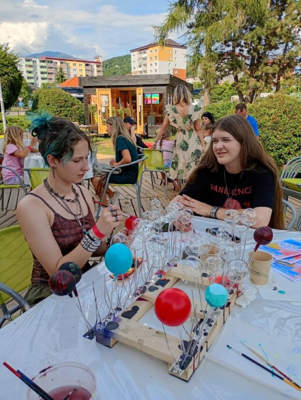 50724-ART PARK, üvegfestés, Revúca, 2025.07.24.