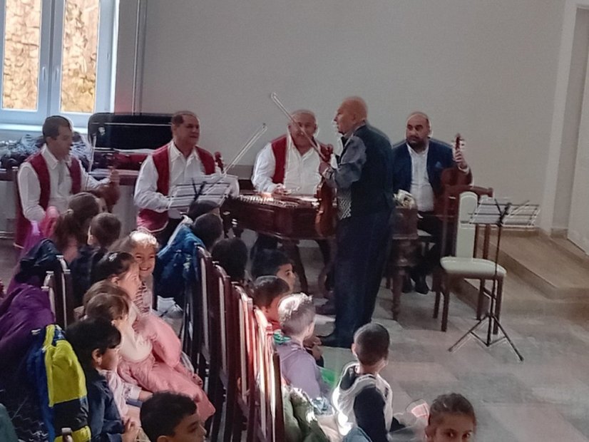 50407-"Wenn die Erdkugel kichert", Theater Romathan in Štítnik, 7.4.2025