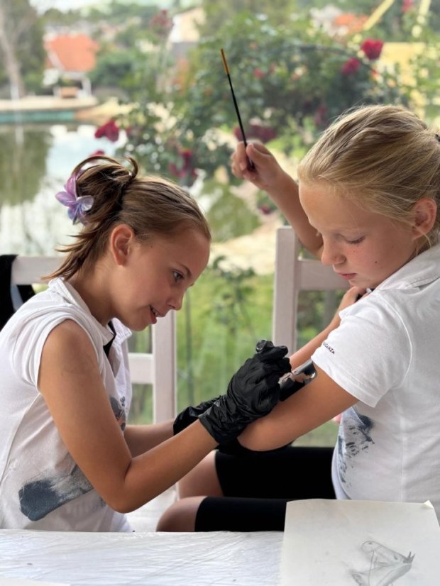 50716-Kurz Zeichnungen und Malerei, 2. Turnus, Tag 3, 16.7.2025, Betliar