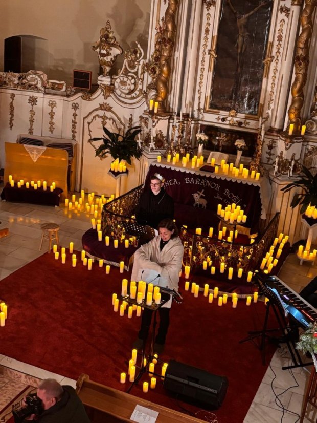 51207-Adventi koncert zene és szó "A szerelem hozza a fényt" - Revúca