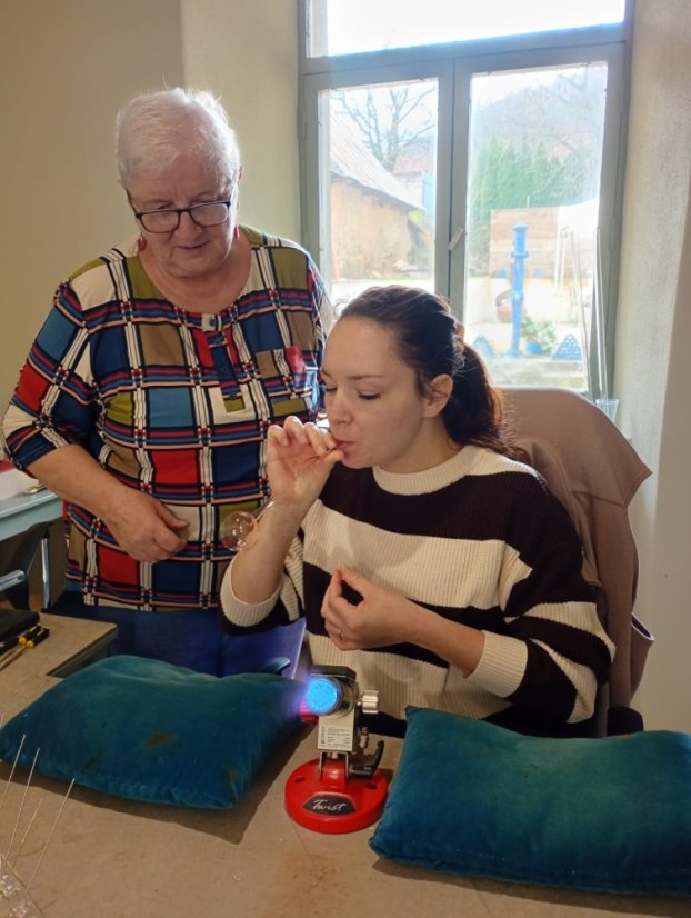 51108-WORKSHOP FÚKANIA, STRIEBRENIA ÉS MAĽOVANIA KARÁCSONYI DÍSZEK