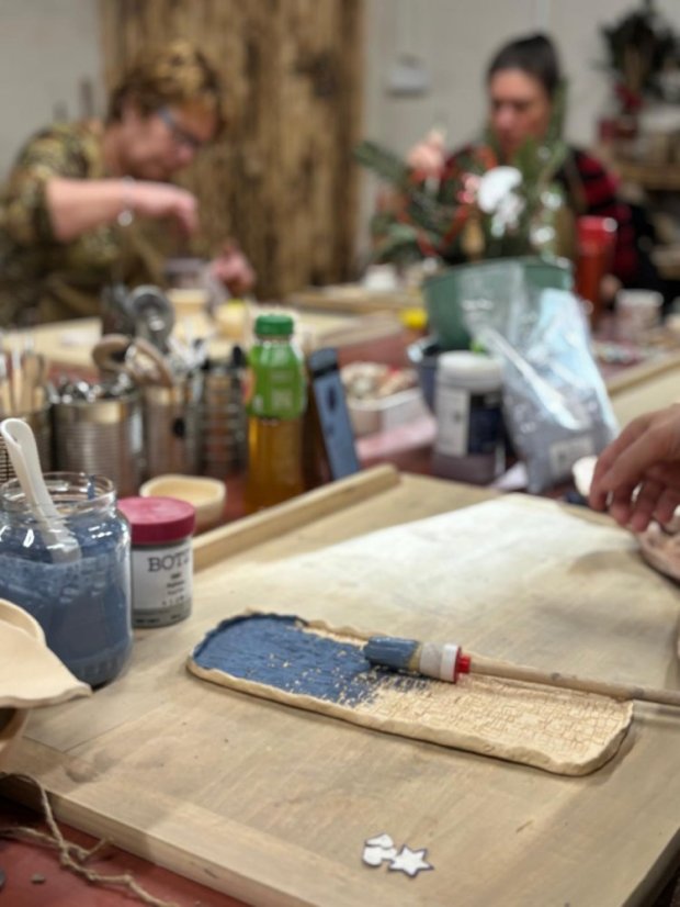 51122-Keramischer Workshop für Erwachsene - Eingeschlossene Pigmente, GemCraft Schild