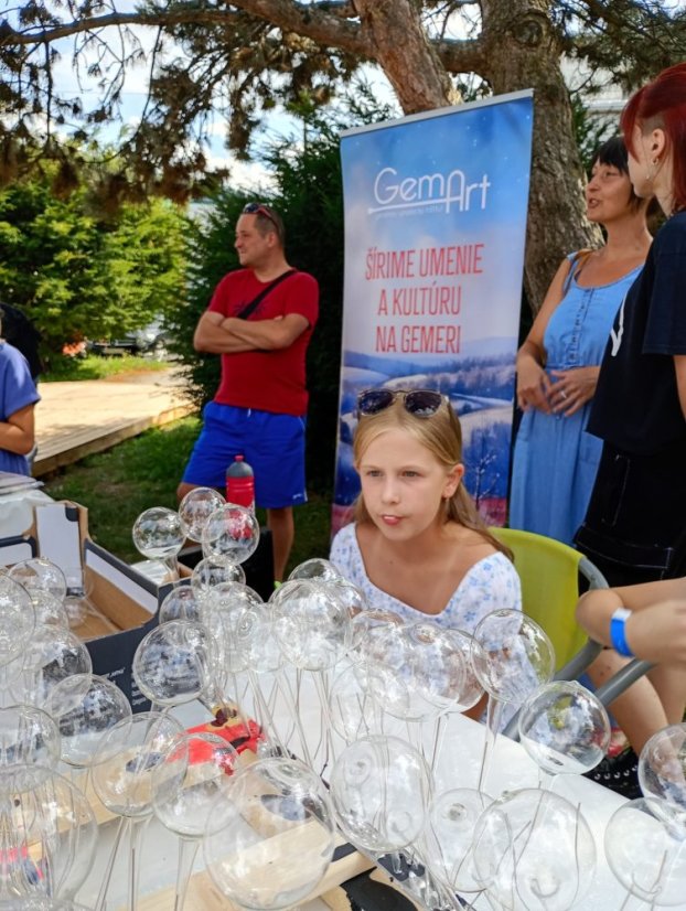 50724-ART PARK, üvegfestés, Revúca, 2025.07.24.