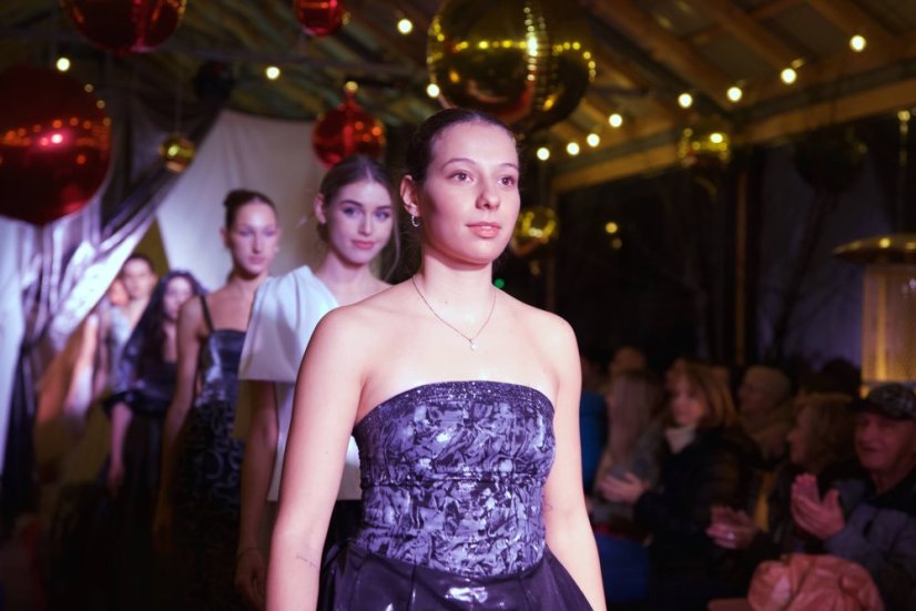 51213-Kivételes divatbemutató a Gemer karácsonyi vásárban - Štítnik