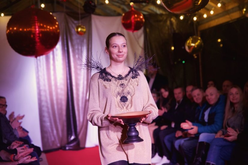 51213-Kivételes divatbemutató a Gemer karácsonyi vásárban - Štítnik